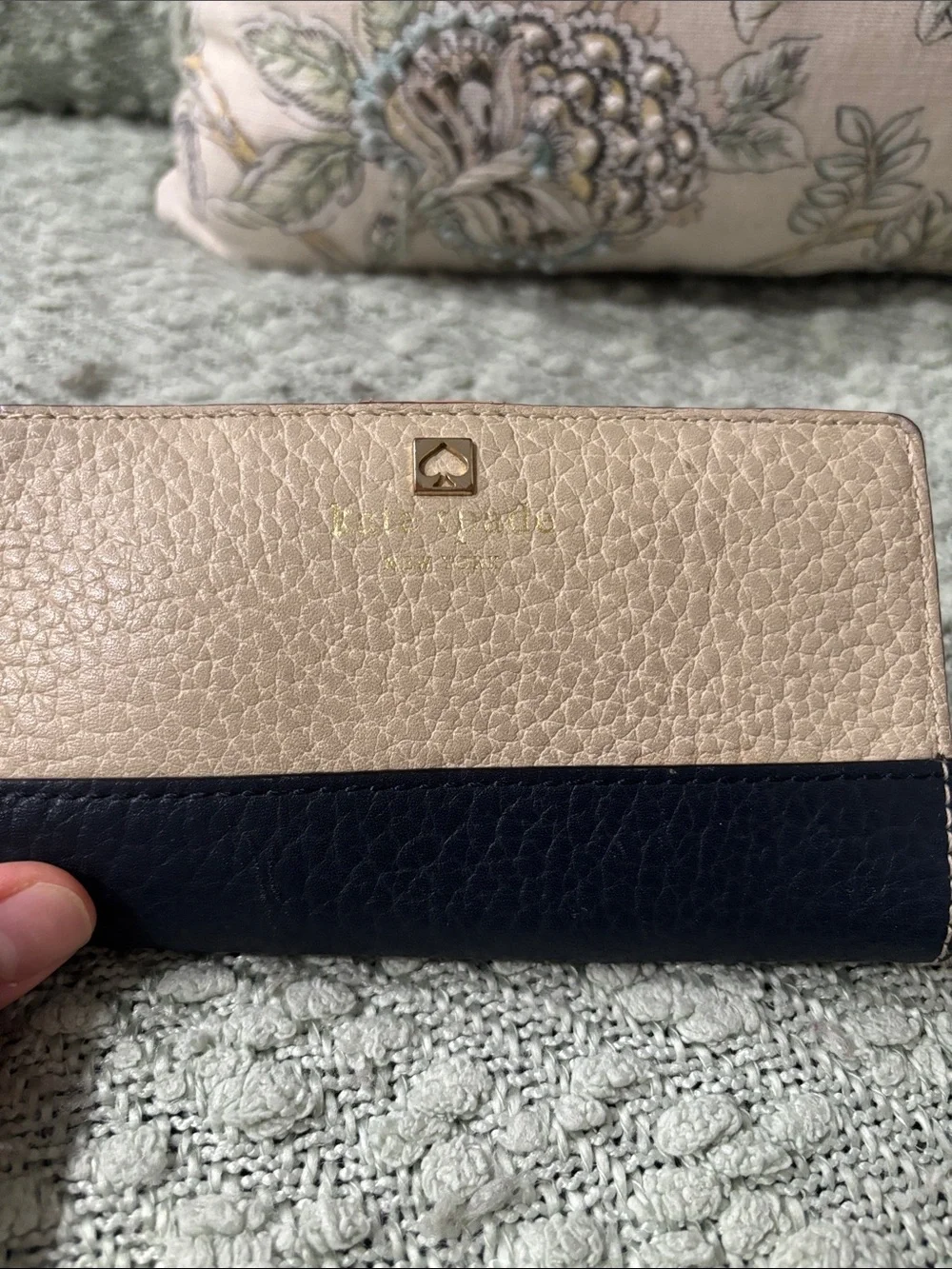 kate spade Beige and Navy Pebbled Leather Bifold Wallet